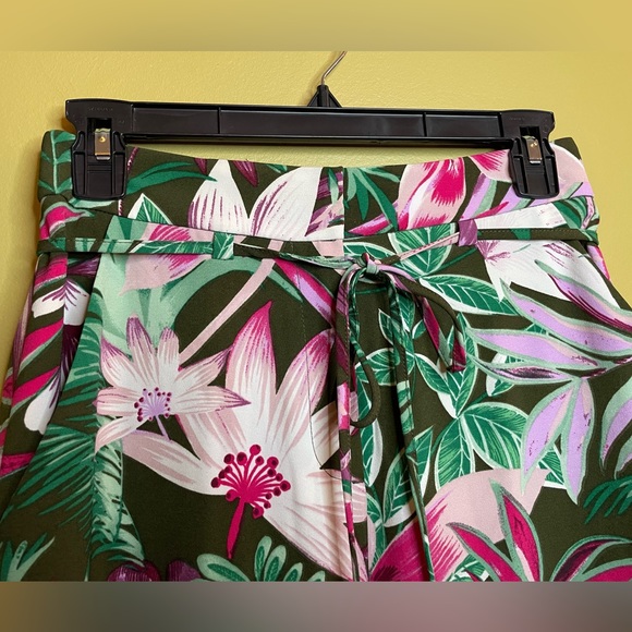 New York & Company Floral Pants - Size 0 - Picture 3 of 11